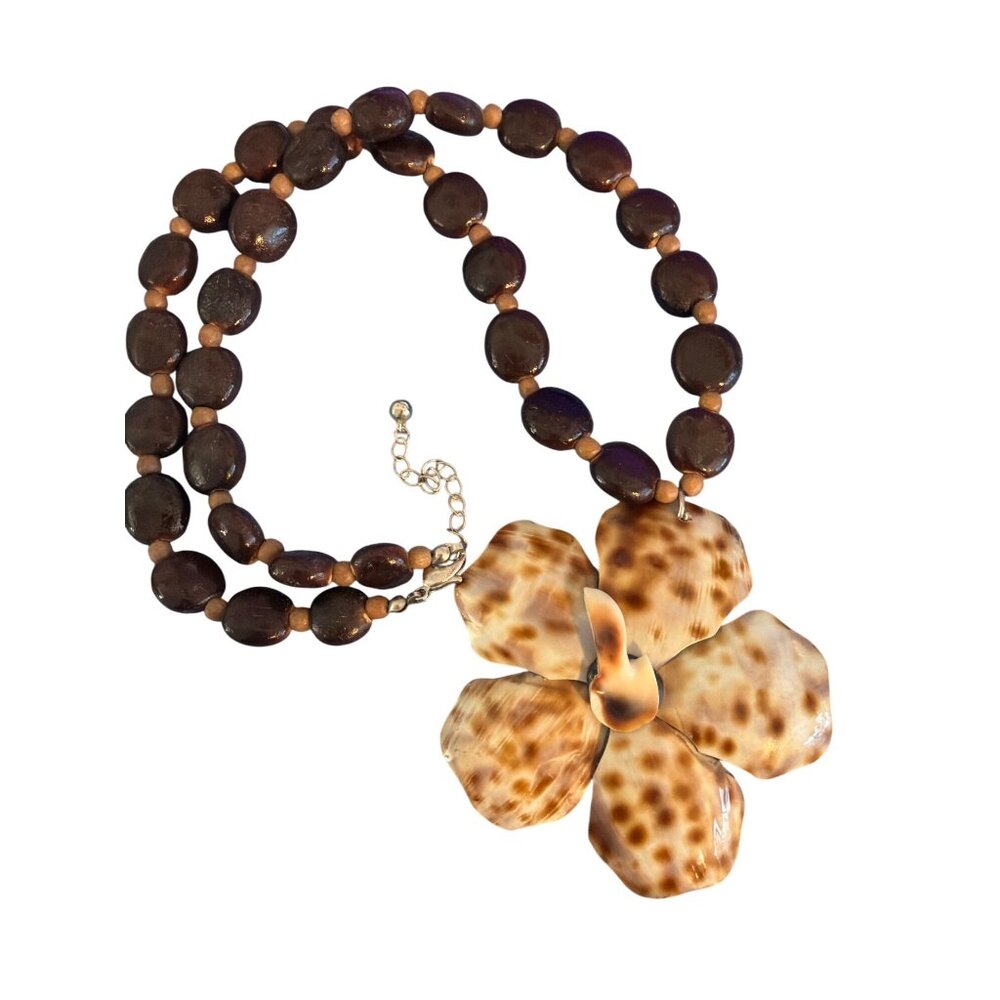 Vtg Shell Flower Pendant Wood Bead Necklace Earrings Set Vacation Beach Estate